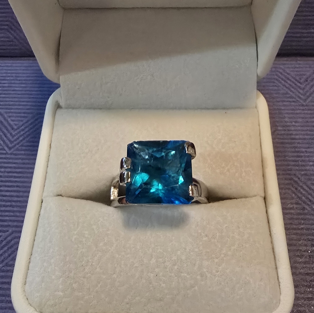 Stunning Blue Gemstone Ring-Vintage